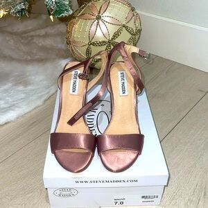 New Steve Madden Mauve Heels Sz 7